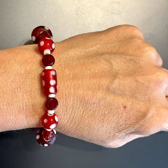 Red & White Lampwork Glass Bead Toggle Bracelet - Picture 5 of 5